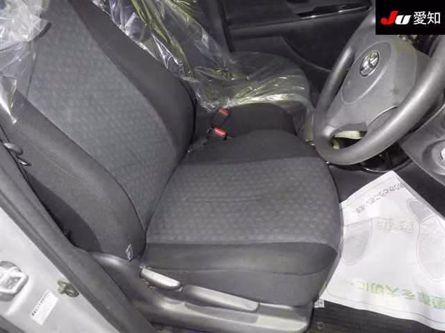 TOYOTA IST
