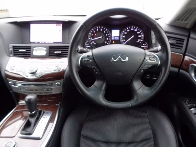NISSAN FUGA