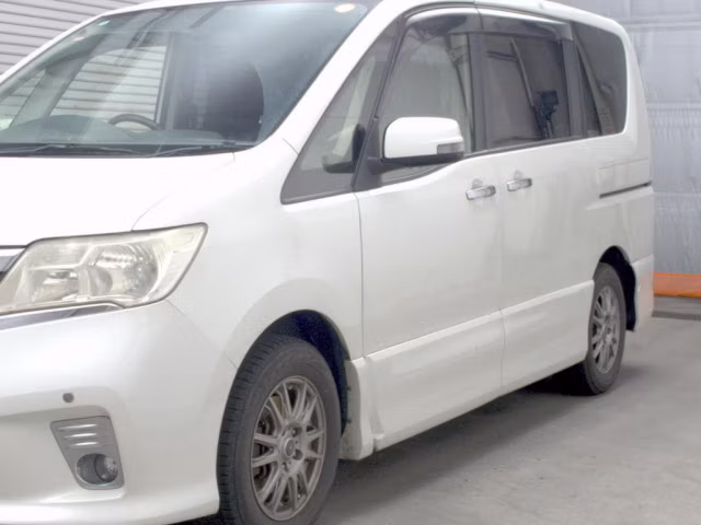 NISSAN SERENA