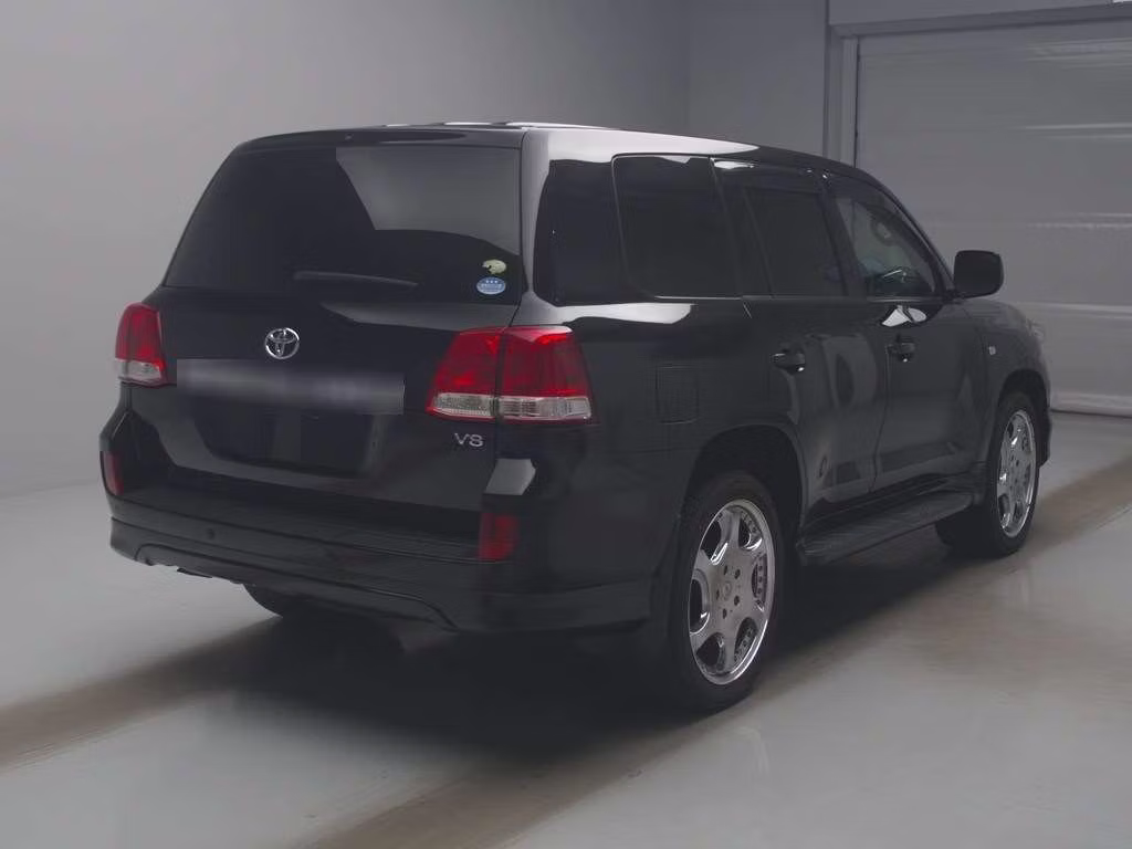TOYOTA LAND CRUISER