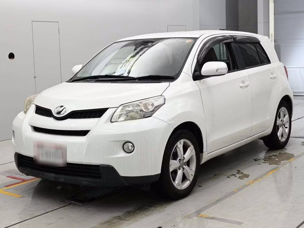 TOYOTA IST