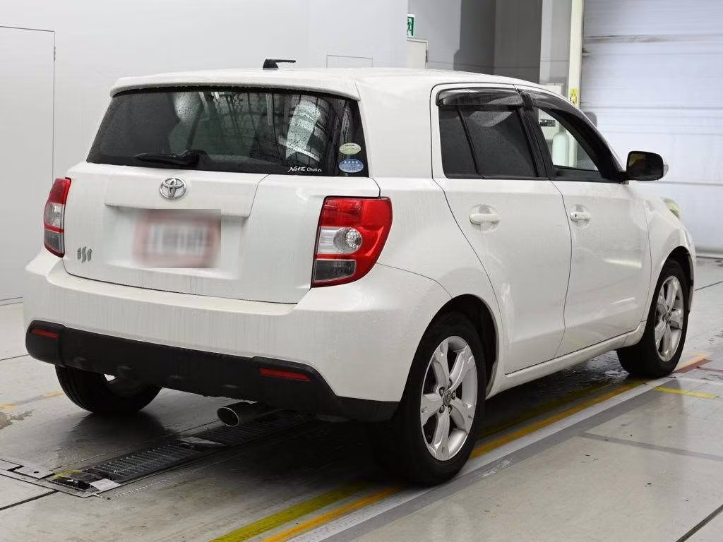 TOYOTA IST