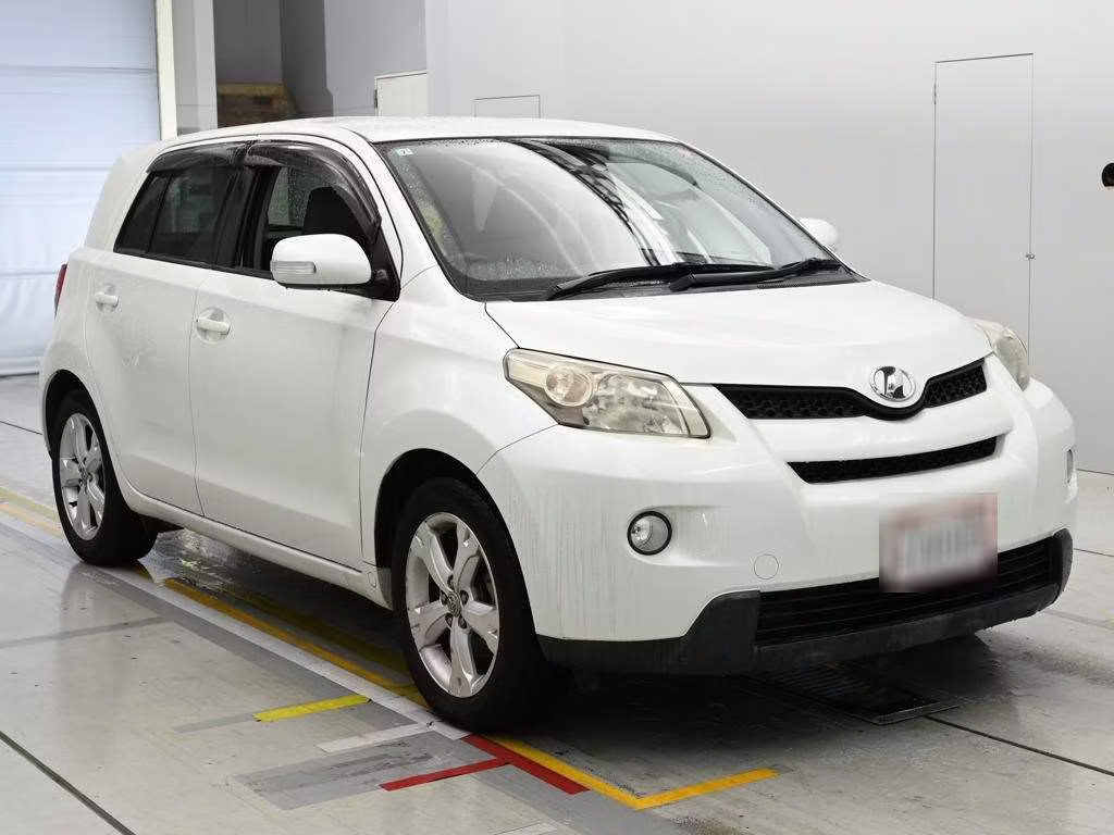TOYOTA IST
