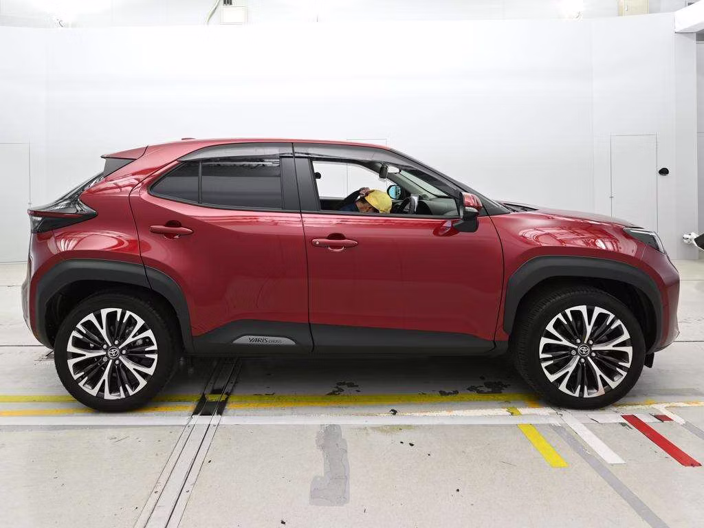 TOYOTA YARIS CROSS