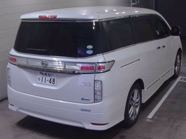 NISSAN ELGRAND