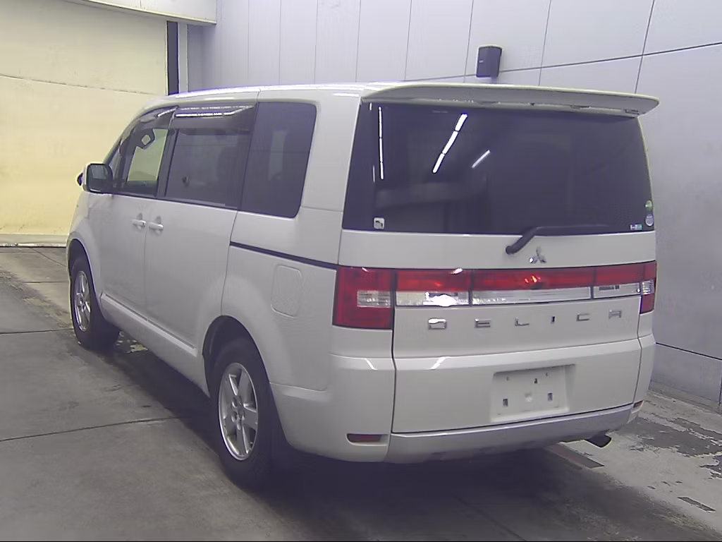MITSUBISHI DELICA D:5
