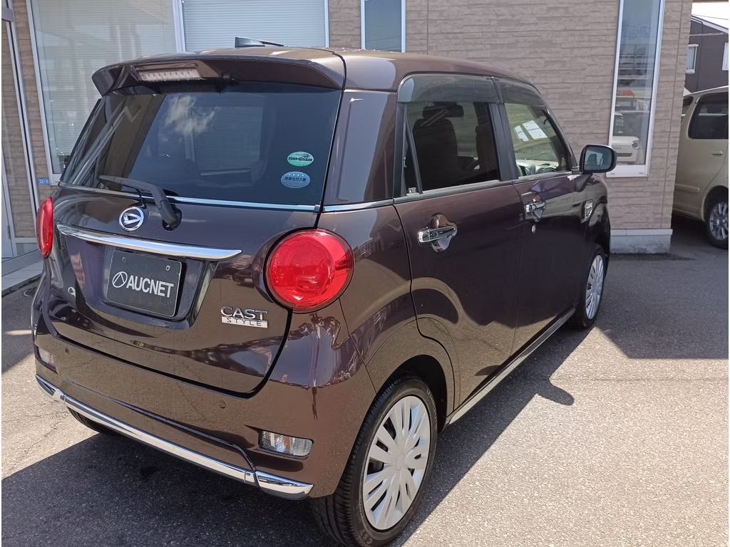 DAIHATSU CAST