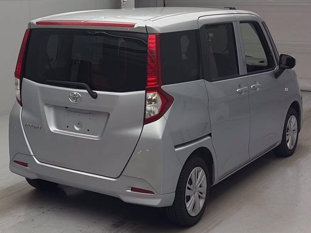 TOYOTA ROOMY