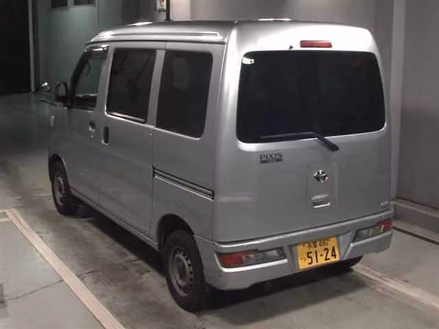 TOYOTA PIXIS VAN