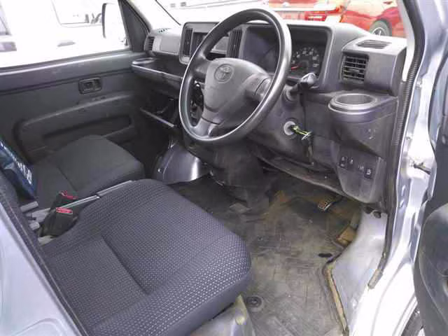 TOYOTA PIXIS VAN