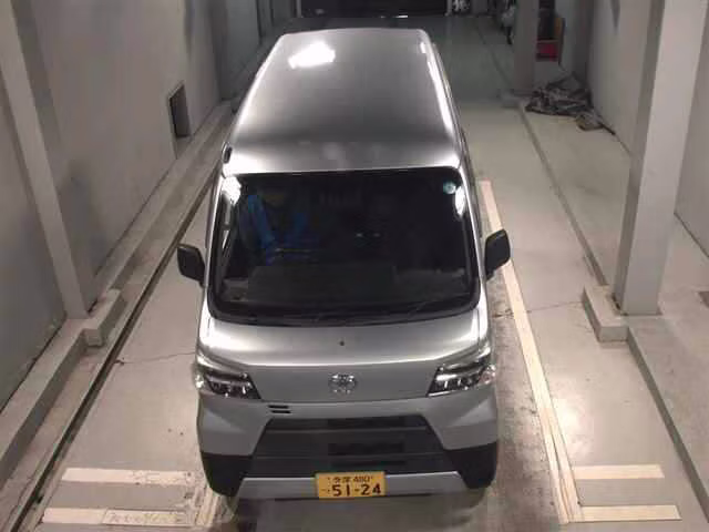 TOYOTA PIXIS VAN