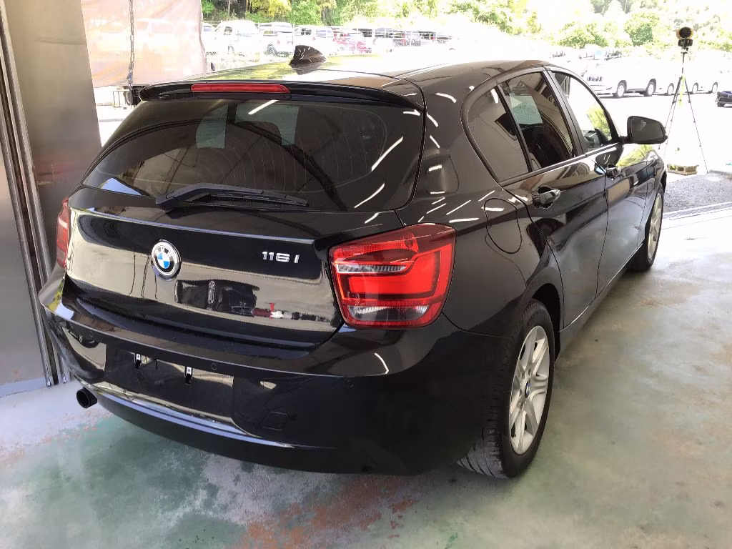 BMW 1-SERIES