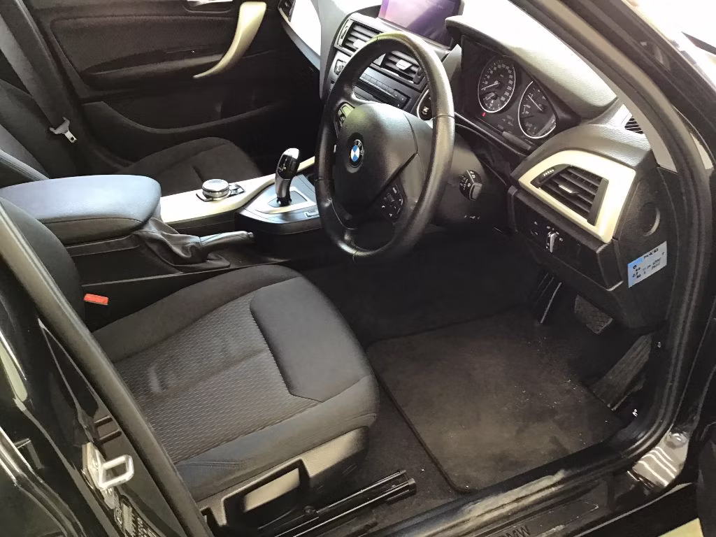 BMW 1-SERIES