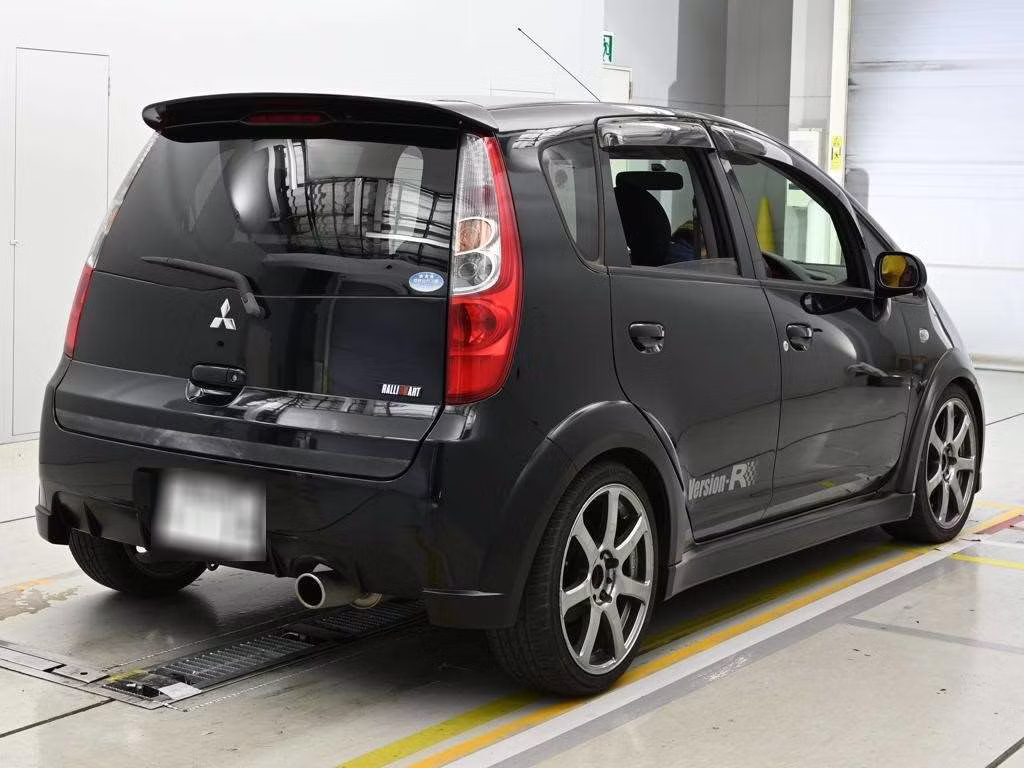 MITSUBISHI COLT