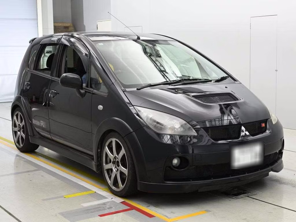MITSUBISHI COLT