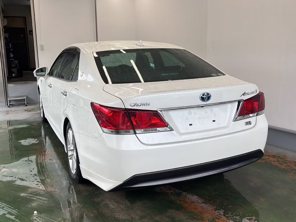 TOYOTA CROWN
