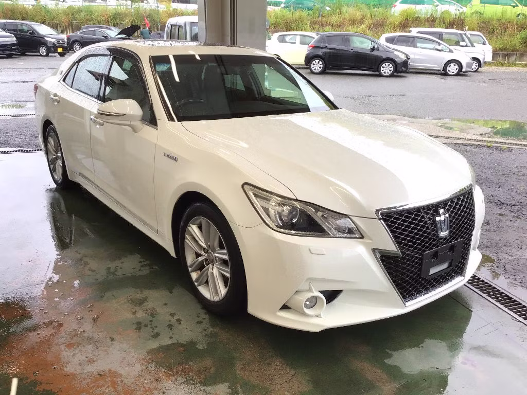 TOYOTA CROWN