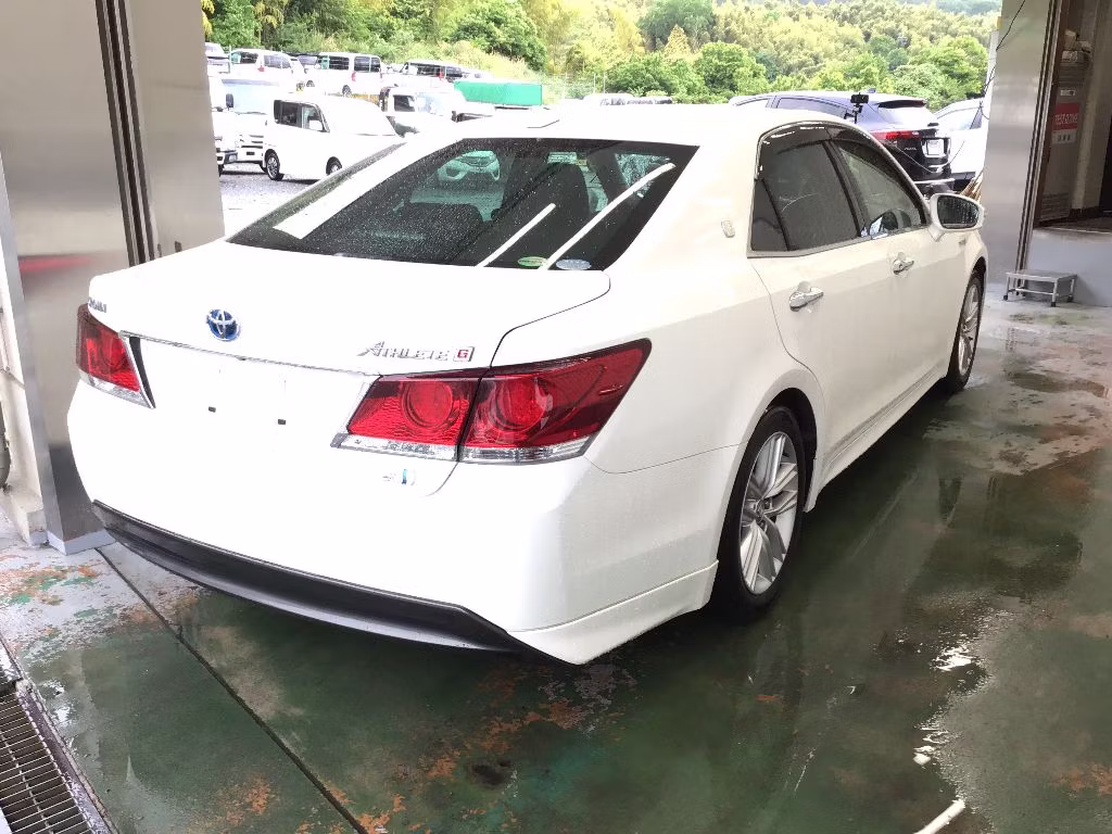 TOYOTA CROWN
