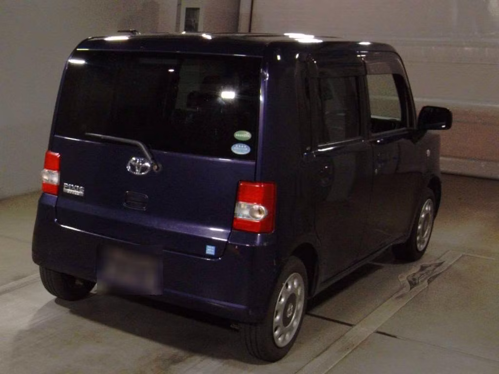 TOYOTA PIXIS SPACE