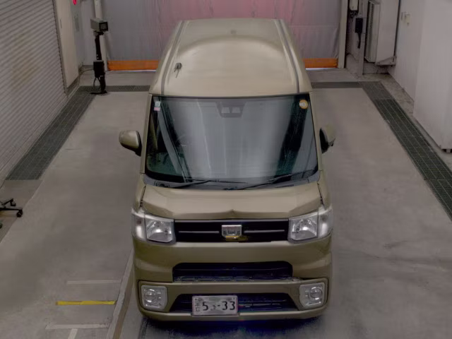 DAIHATSU WAKE