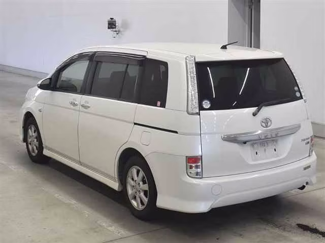 TOYOTA ISIS
