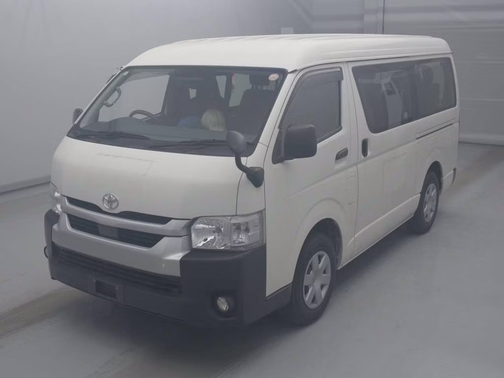 TOYOTA HIACE