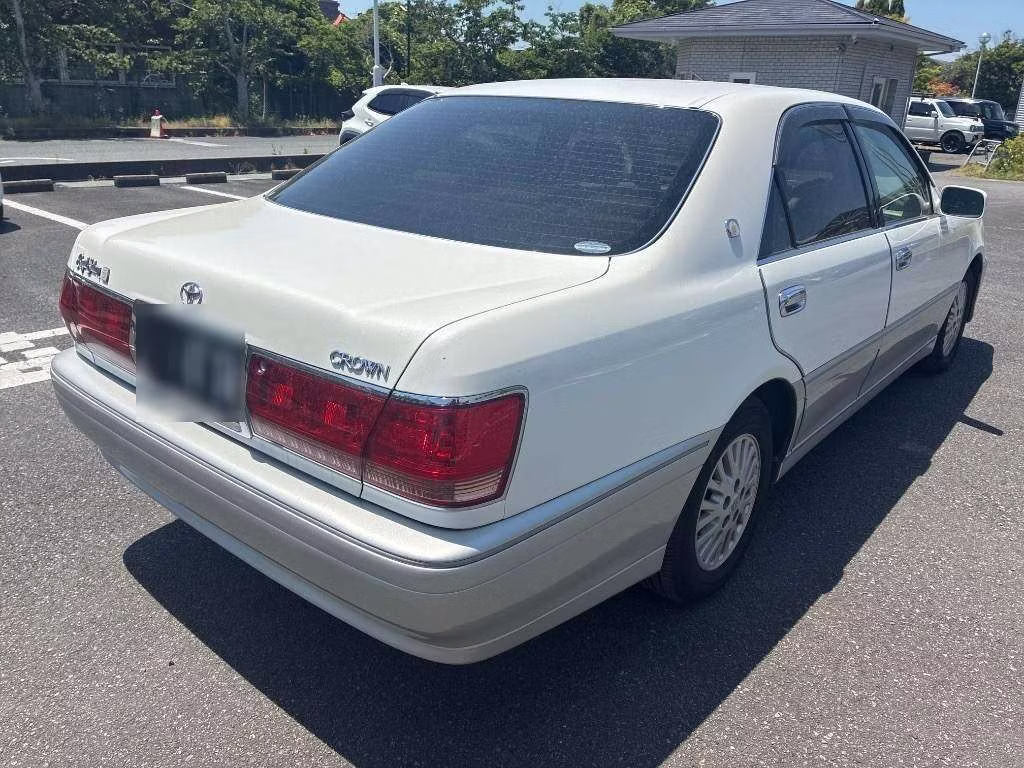 TOYOTA CROWN