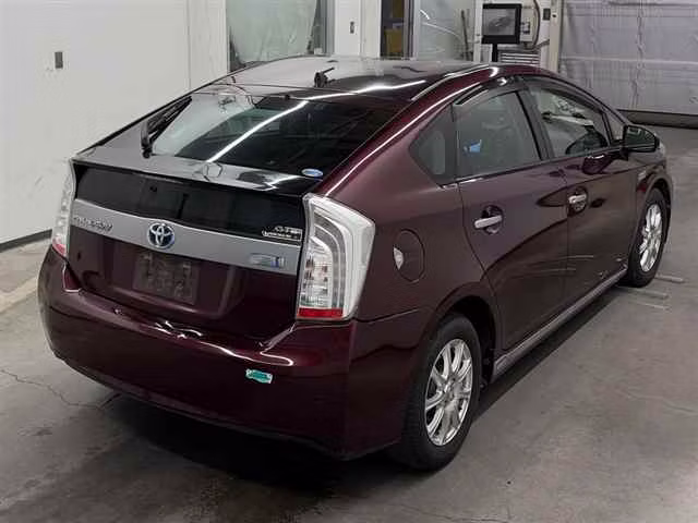 TOYOTA PRIUS PHV