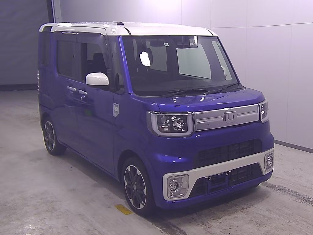 DAIHATSU WAKE