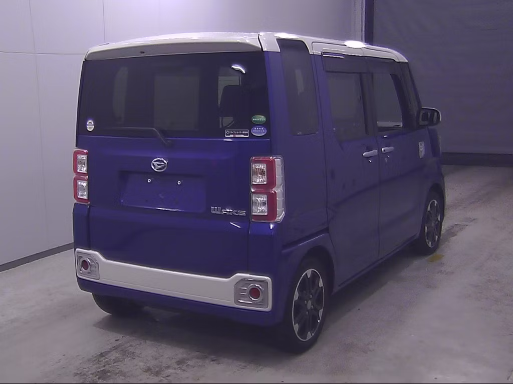 DAIHATSU WAKE