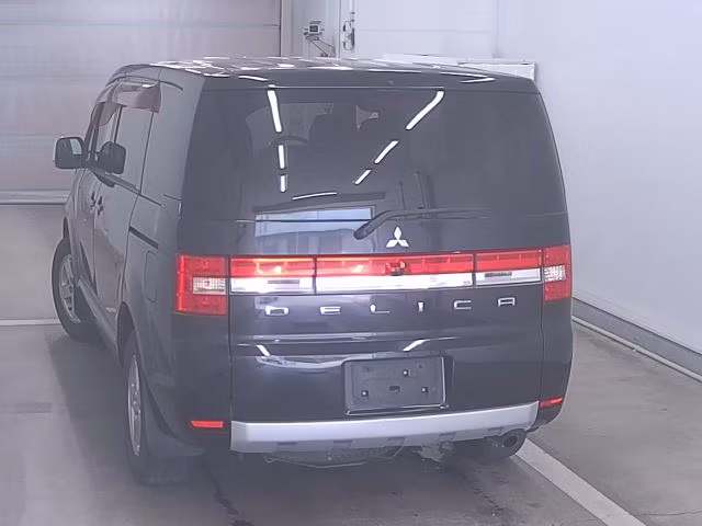 MITSUBISHI DELICA D:5