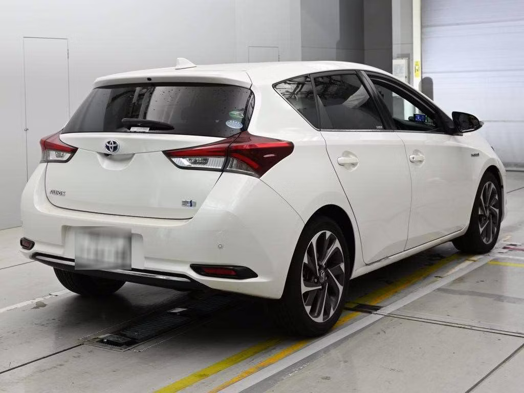 TOYOTA AURIS