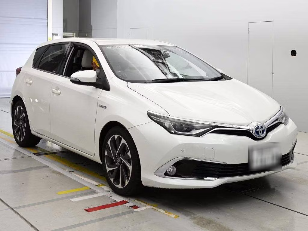 TOYOTA AURIS