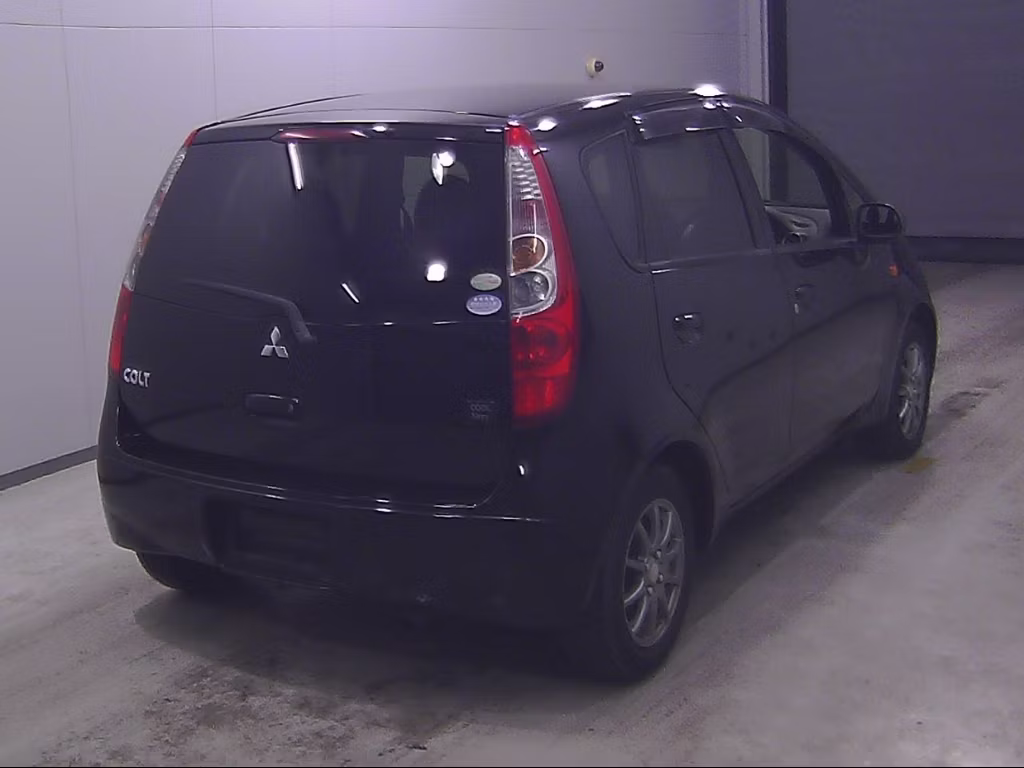 MITSUBISHI COLT