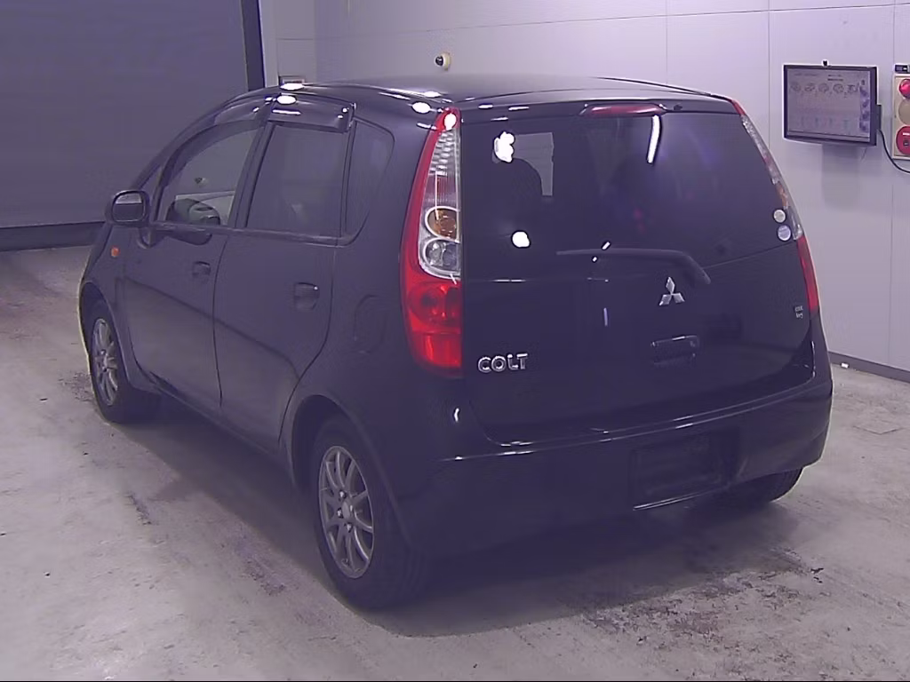MITSUBISHI COLT