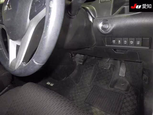 MITSUBISHI DELICA D:2