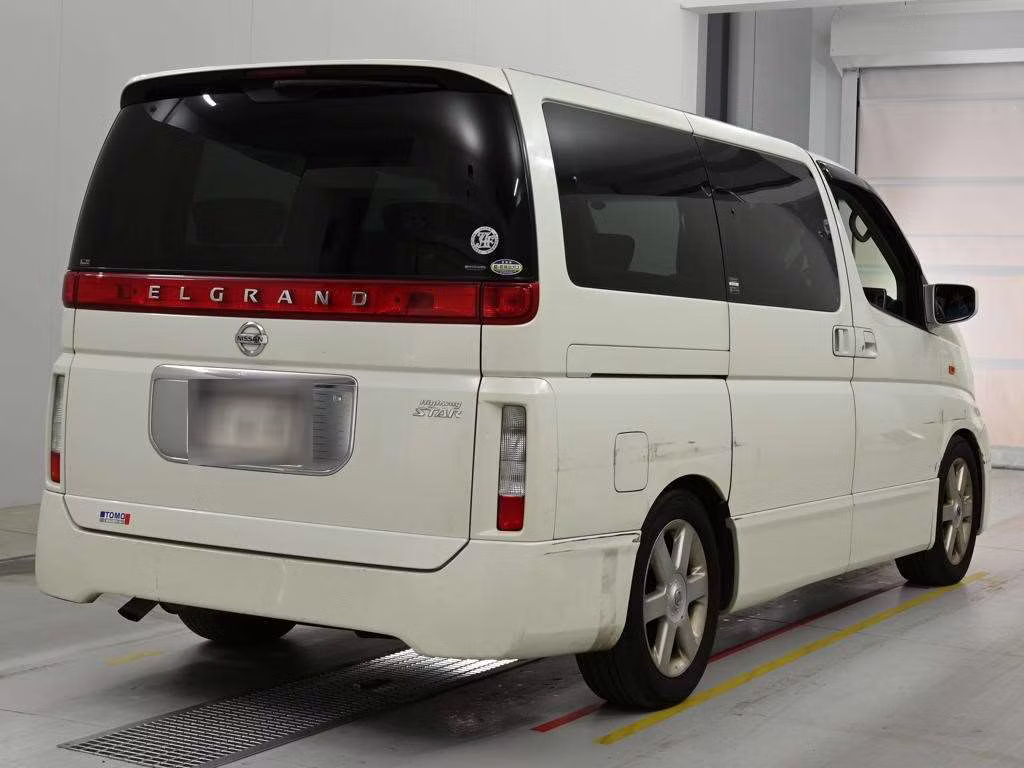 NISSAN ELGRAND