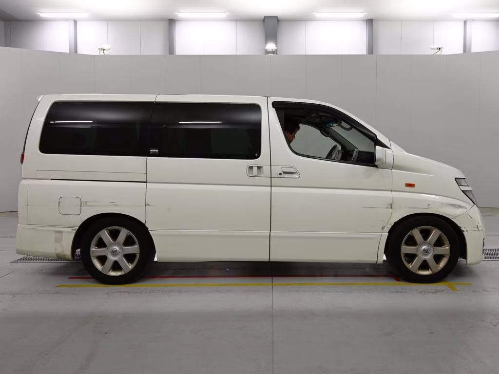 NISSAN ELGRAND