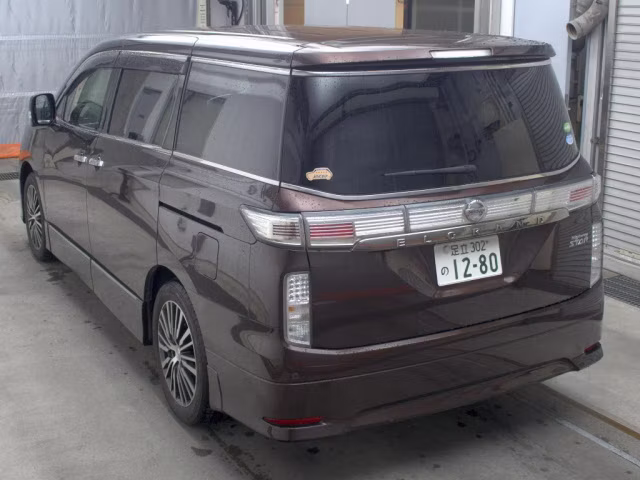 NISSAN ELGRAND