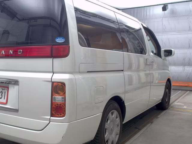 NISSAN ELGRAND