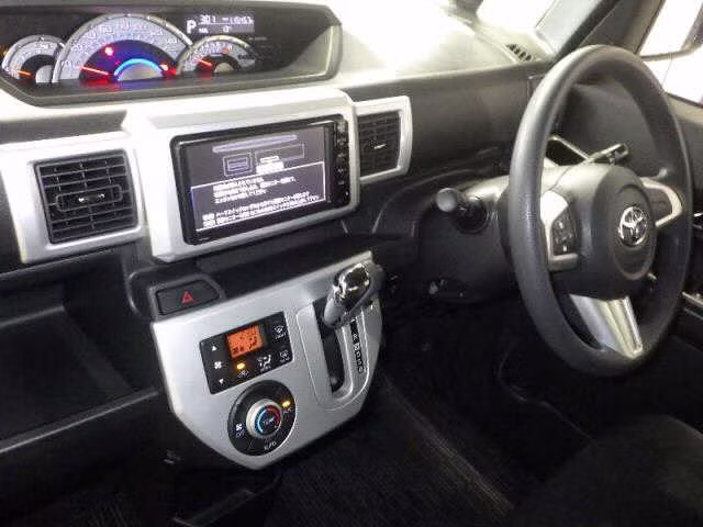 TOYOTA PIXIS MEGA