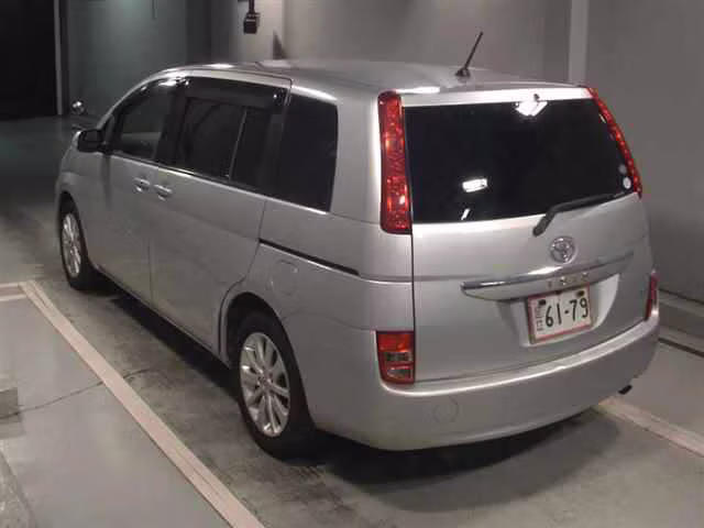 TOYOTA ISIS