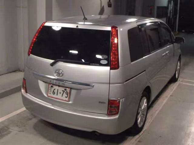 TOYOTA ISIS