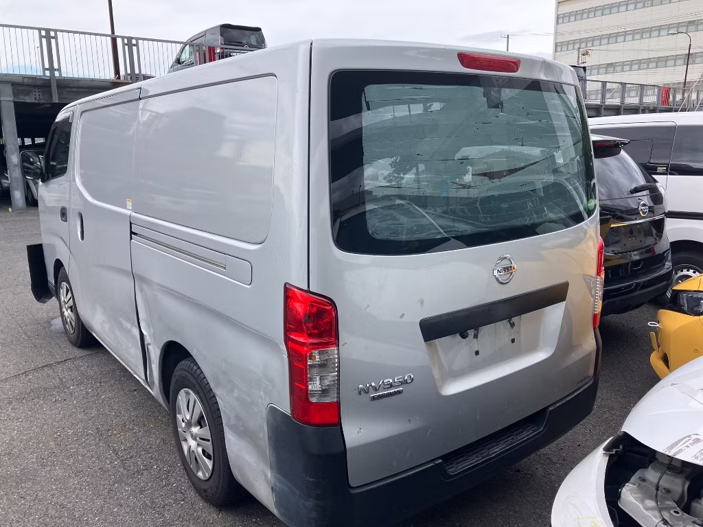 NISSAN NV350 CARAVAN