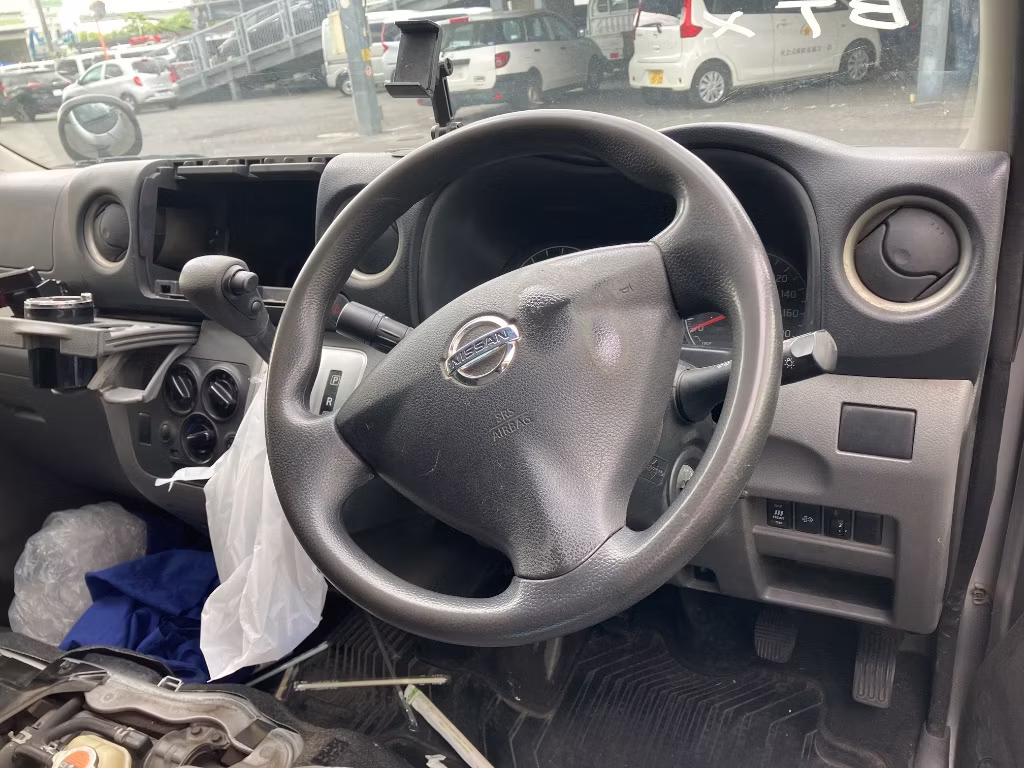 NISSAN NV350 CARAVAN