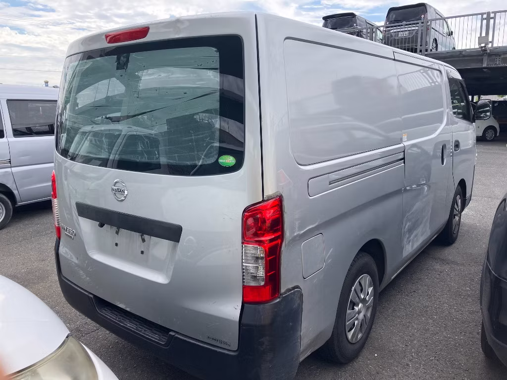 NISSAN NV350 CARAVAN