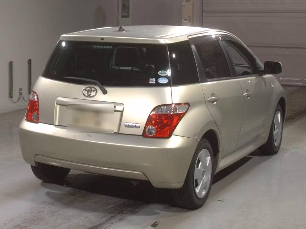 TOYOTA IST