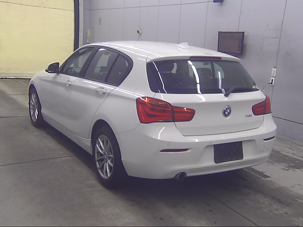 BMW 1-SERIES