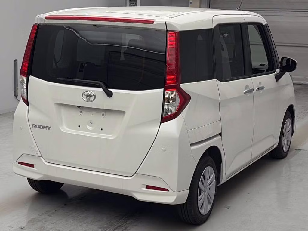TOYOTA ROOMY