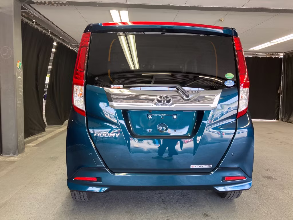 TOYOTA ROOMY